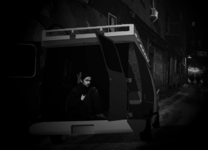 Van and alleyway with Joseph Gordon Levitt 3